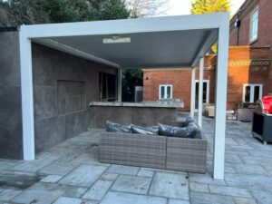 Outdoor living and kitchen area design in Ascot